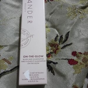 Wander Beauty On-The-Glow Blush and Illuminator -Cream Coral Rose/ Nude Glow